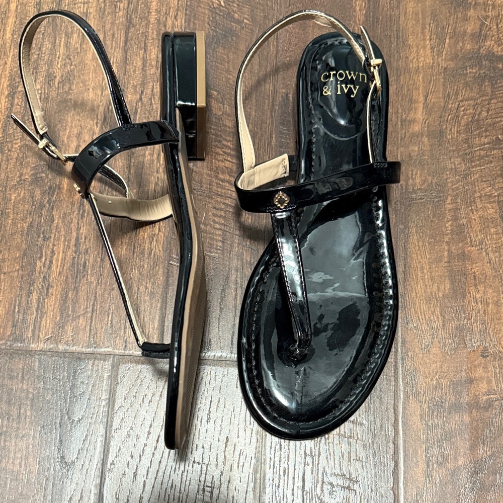 Crown & Ivy Glossy Black Sandals